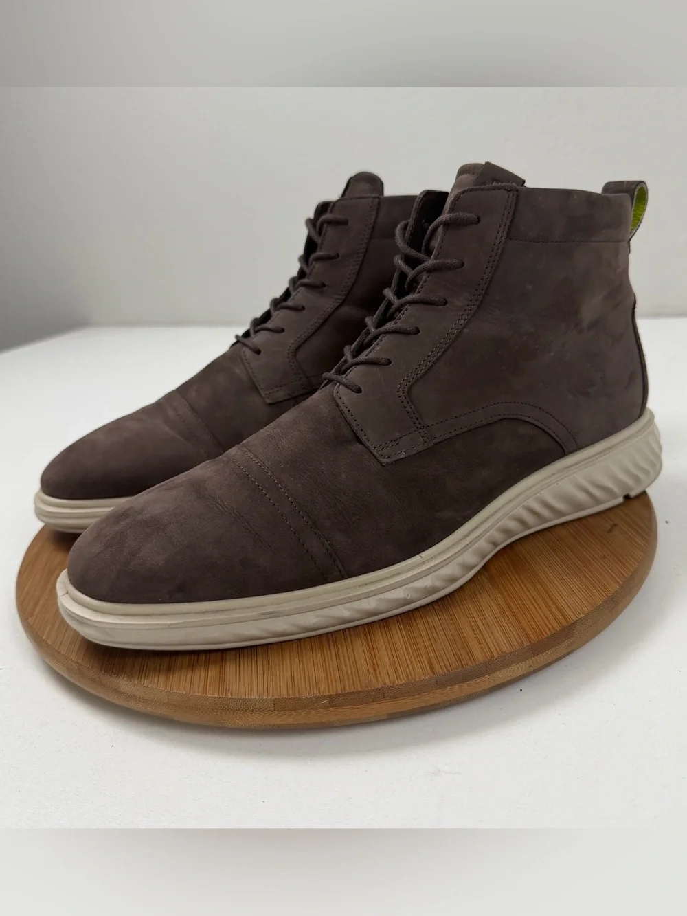 ECCO St.1 Hybrid Lite Men's Brown Suede Chukka Boots with Lightweight Sole